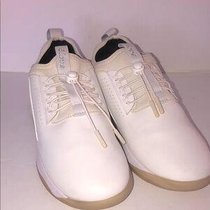 Clove White Nursing/Medical Shoes Sneakers